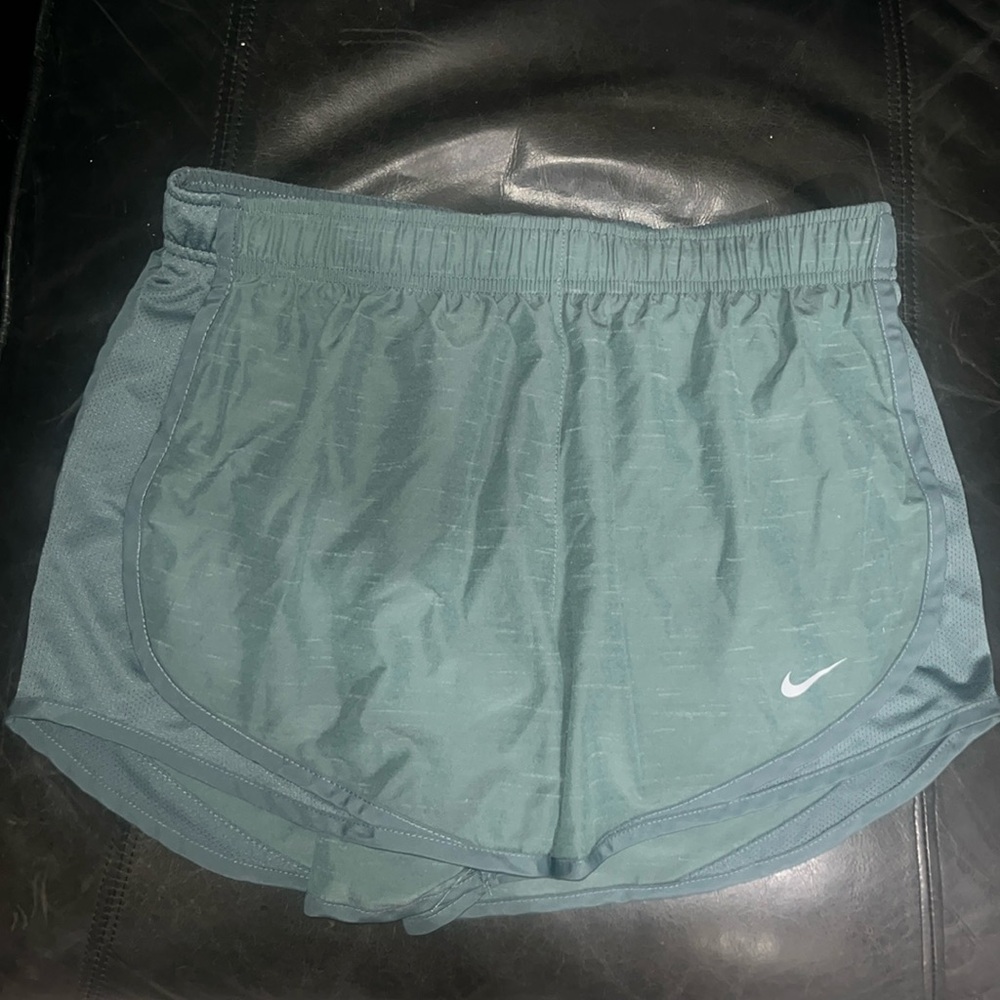 Nike Dri Fit Tempo Shorts - Hunter Green